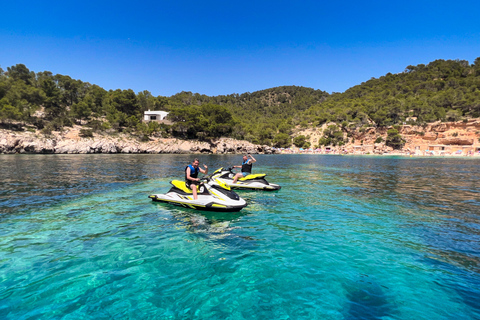 Jet Ski Tour zur Cala Salada von San Antonio (2 Personen)