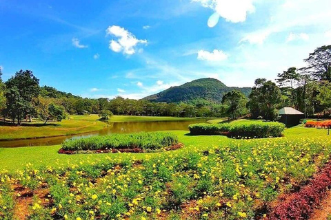 From Colombo: Seethawaka Gardens and Waterfall Day Trip