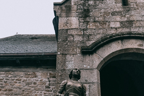 Mont Saint-Michel: Guided walking tour of the village and abbey Mont Saint-Michel: Guided tour of the village without a ticket for the abbey