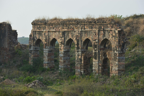 استكشف المواقع المخفية والقصص غير المروية في دلهي