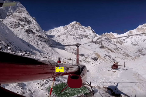 Tour di atterraggio Heli del campo base dell&#039;Annapurna da Pokhara