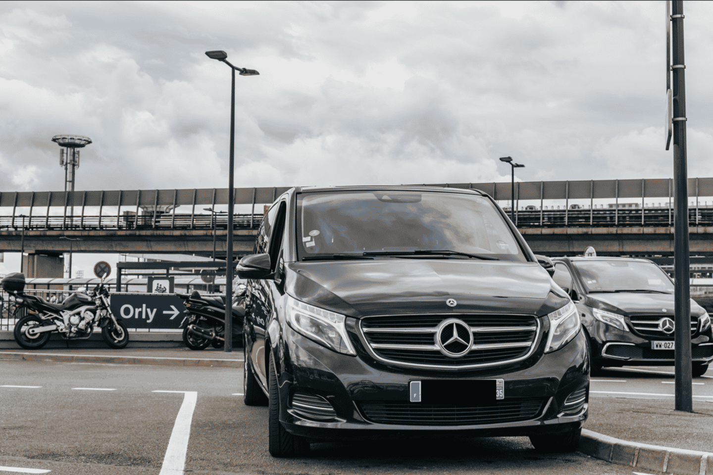 Paris: Standard Private Transfer to/from CDG Airport