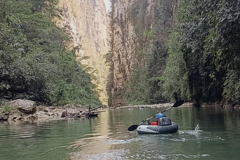 San Cristobal: Arch of Time Tour for 2 days Kayak to the Arch of Time