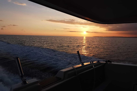 Larnaka: Prywatny zachód słońca - Deep Blue Luxury Yacht