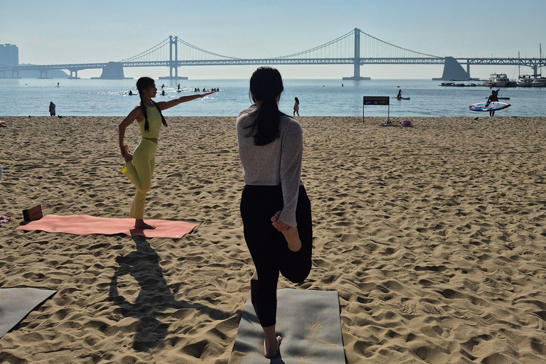 Busan: Gwangalli Beach Morning Wellness Yoga Experience