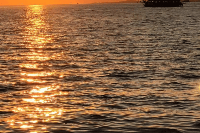 All-inclusive-Piratenbootstour in Alanya mit Transfer.All-inclusive-Piratenbootfahrt in Alanya mit Transfer.