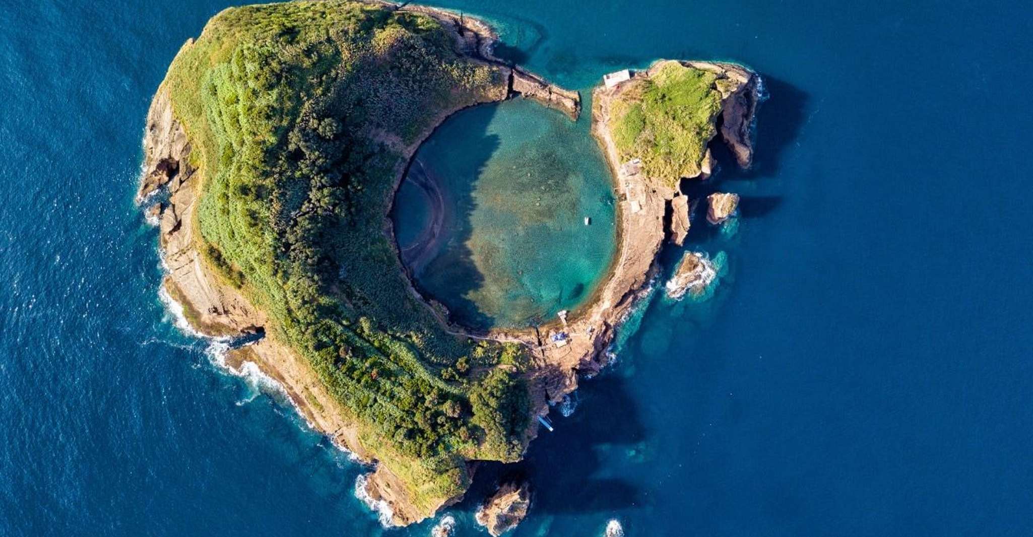 Visite privée de la journée entièrement par SUV - toute l'île avec déjeuner - Housity