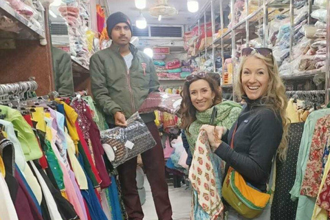 Tour do mercado de Délhi para casamento/têxteis com guia femininoCusto da excursão de dia inteiro