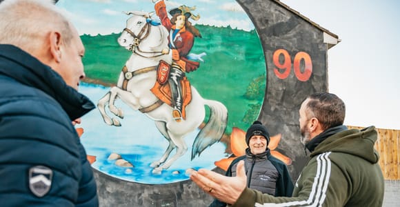 Belfast: 1.5-Hour Private Black Taxi Tour of the Troubles