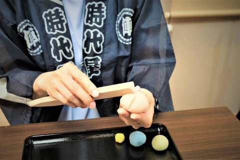 Tokyo: Guided Walking Tour with Wagashi Making Class
