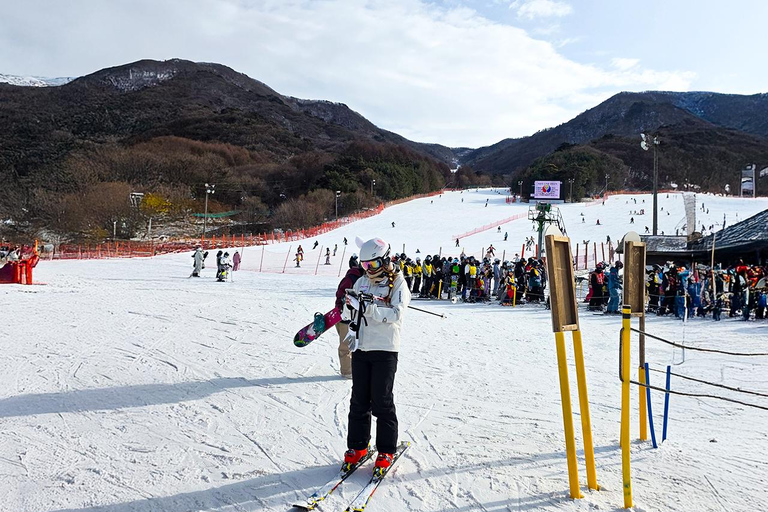 Busan: Muju Winter Hiking & Scenic Resort Day Trip C. Ski & Board Tour (Equipment Only) 7years▲