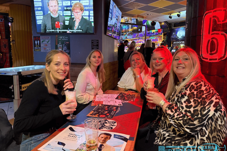Pubcrawl &amp; Ruin Bar Tour in Boedapest – Gratis shotjes &amp; VIP-toegangKroegentocht door Boedapest &amp; tour langs ruïnebarretjes – Gratis shotjes &amp; VIP-toegang