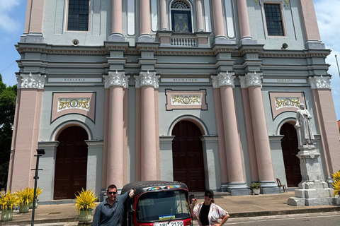 Negombo: Private Tuk-Tuk Tour –Temples, Markets & Local Life
