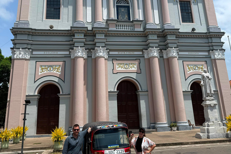 Negombo: Private Tuk-Tuk Tour –Temples, Markets & Local Life