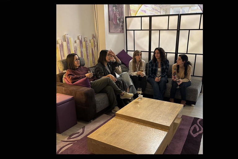 TUFTING: Learn how to make a rug during a fun class in Valencia