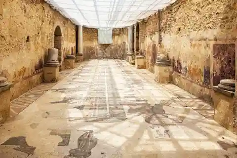 Auto/Minivan tour da Siracusa per Villa Romana del Casale e Caltagirone