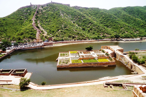 Jaipur: Amber Fort Heritage Walking Tour with Guide Guided Tour with Entrance Fee, Pickup, and Drop-Off Included
