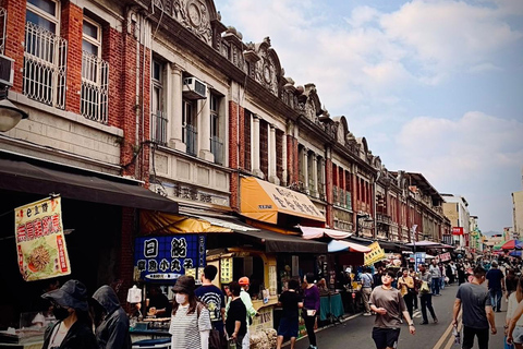 Kaohsiung：Mindful Day Journey–Temple, Art Café & Old Street