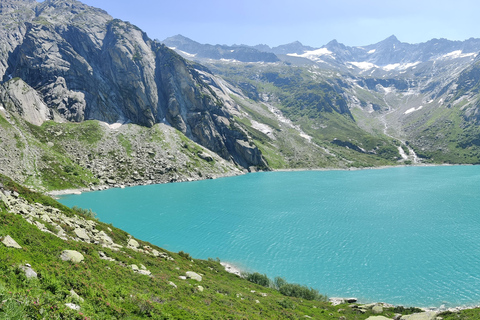 Gelmersee : un lac de barrage alpin avec un funiculaire spectaculaire