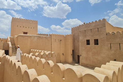 Shared Tour to Nizwa, Birkat Al Mouz & Jebel Akhdar Mountain