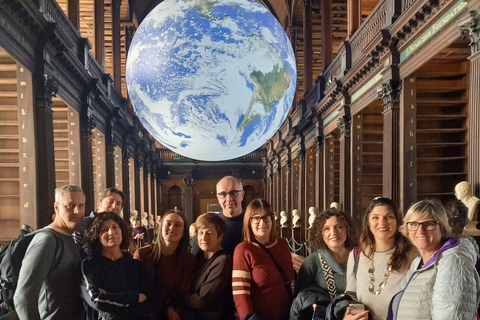 Complete tour of the Old Library of Dublin and the Book of Kells Full tour of Dublin's Old Library and the Book of Kells