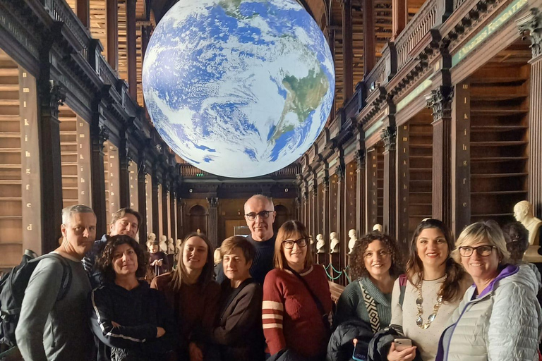 Complete tour of the Old Library of Dublin and the Book of Kells Full tour of Dublin's Old Library and the Book of Kells