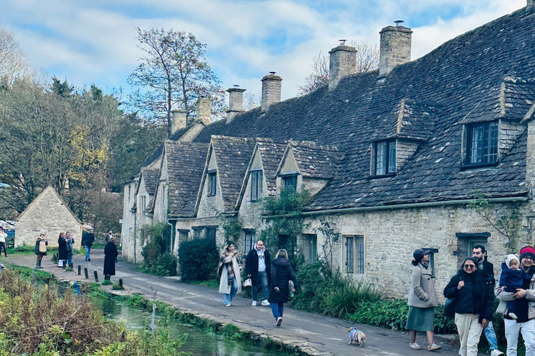 London: Cotswolds Villages & Castle Combe Small-Group Tour