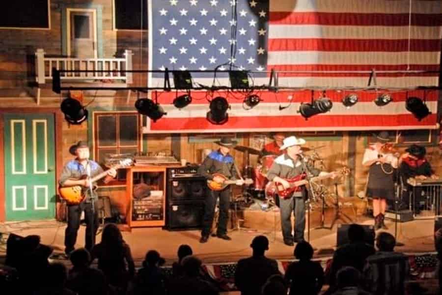 Rapid City: Chuckwagon Supper & Musik Varieté Show. Foto: GetYourGuide Rapid City: Chuckwagon Supper & Musik Varieté Show. Foto: GetYourGuide