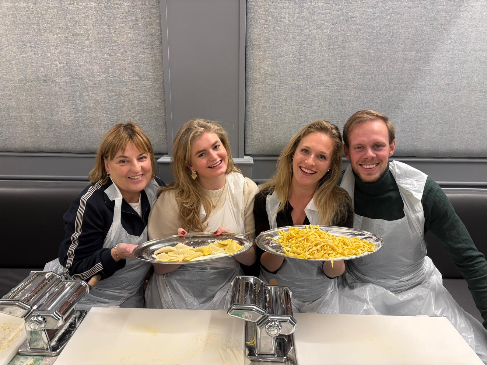 Bologna: Pasta- und Tiramisu-Kochkurs mit Wein