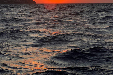 Agia Pelagia : Excursion en bateau à moteur au coucher du soleil avec boissons non alcoolisées