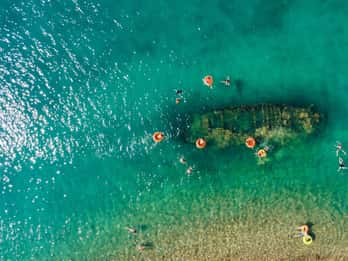 Split: Blue Lagoon, Shipwreck, and Šolta Cruise with Lunch