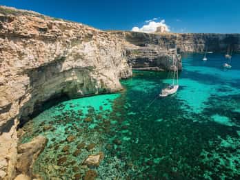 From St. Julian's: Comino and Blue Lagoon Trip by Powerboat