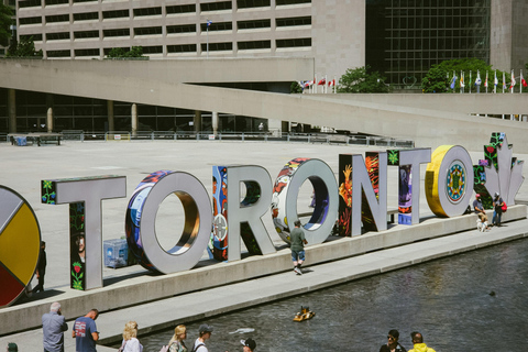 Toronto ICONIC Sightseeing Day Tour with Small Group Max 12 Tour Only