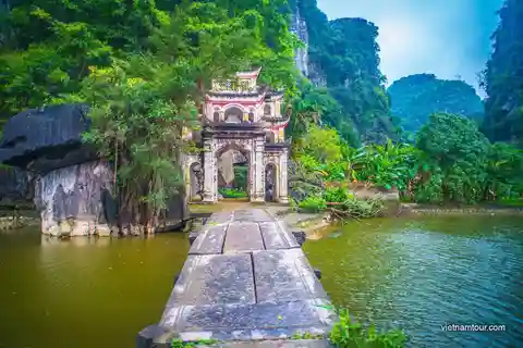 From Hanoi: Hoa Lu / Bai Dinh & Bich Dong & Thung Nham