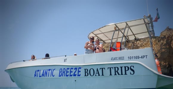 Paseos en barco a Ponta da Piedade con parada para refrescarse buceando.