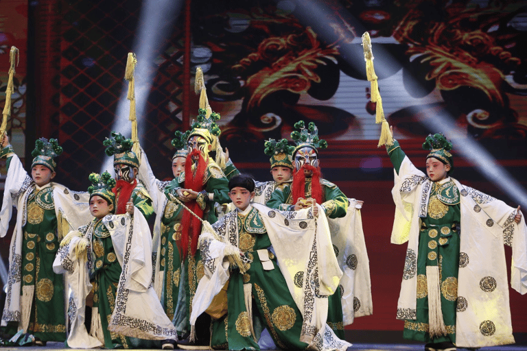 Beijing: Traditional Cultural Show Peking Opera TicketsPeking Opera Tickets-380（The best value seats）