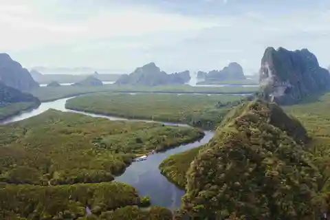Excursion relaxante au coucher du soleil dans la baie de Phang Nga, en petit groupe, avec déjeuner