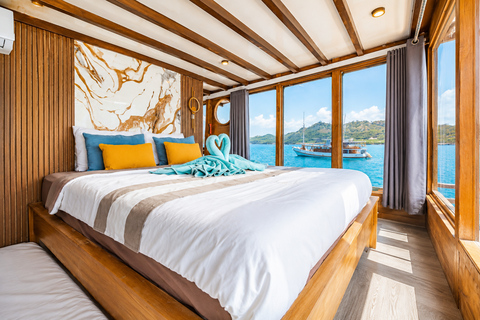 Labuan Bajo: 3-Day Komodo Sailing Ocean View Cabin All Fees Standard Boat | Sharing Room Ocean View | Tiket not Included