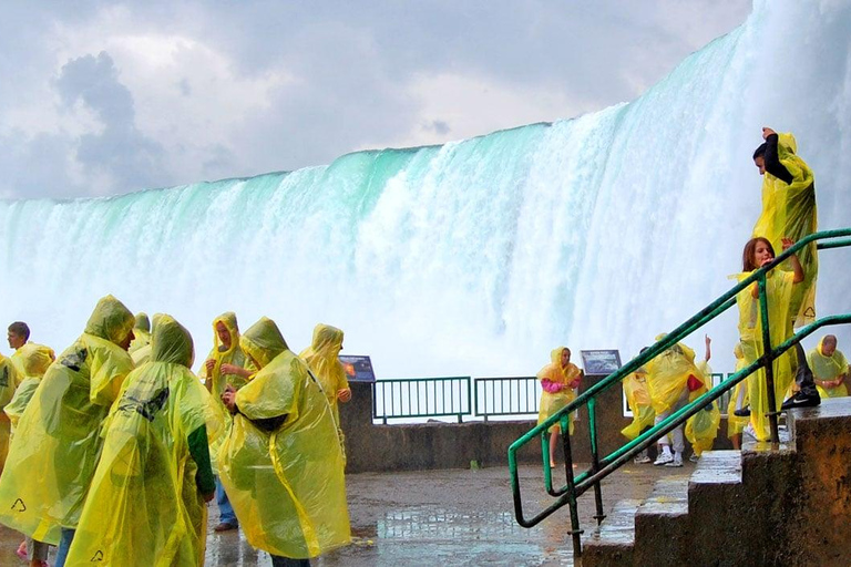 Toronto: Niagara Falls Tour with Boat, Behind Falls & Tower Toronto: Niagara Falls Tour with Boat, Behind Falls & Tower