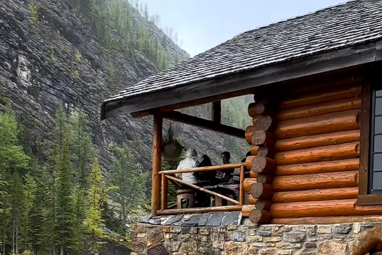 From Canmore/Banff: Lake Louise & Moraine Lake Hiking Trip