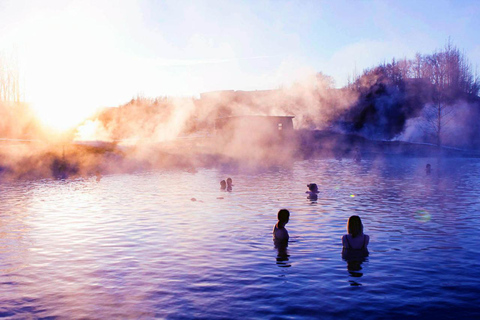 Reykjavík: Golden Circle, Secret Lagoon & Aurora Chase Tour with Pickup from Selected Locations