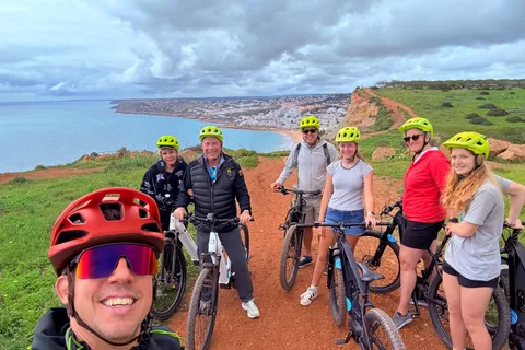 Algarve: Lagos Sightseeing guided Tour with e-bikes