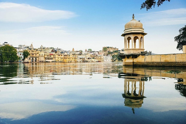 Udaipur : Visite privée de la ville et promenade en bateau