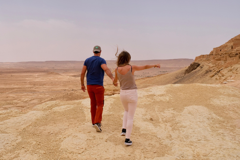 Guerre Stellari e tramonto nel deserto a Ksar Ghilane