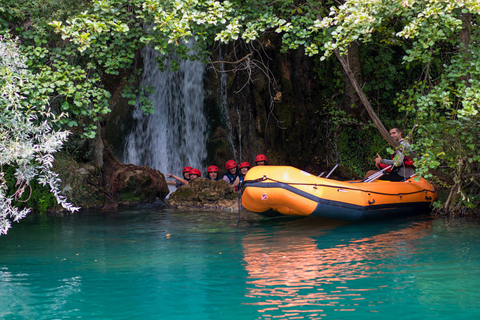 Da Spalato: Rafting, esplorazione di grotte, salto dalle scogliere con picnic