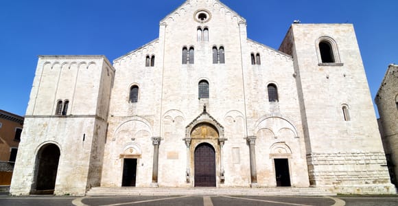 Bari Full: Tour and guided visit of San Nicola and the Cathedral (free ticket)