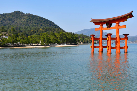 Private Tour of Hiroshima Peace Park & Miyajima Island
