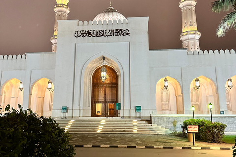 Salalah By Night Tour with Shopping in Gardens Mall and Souk