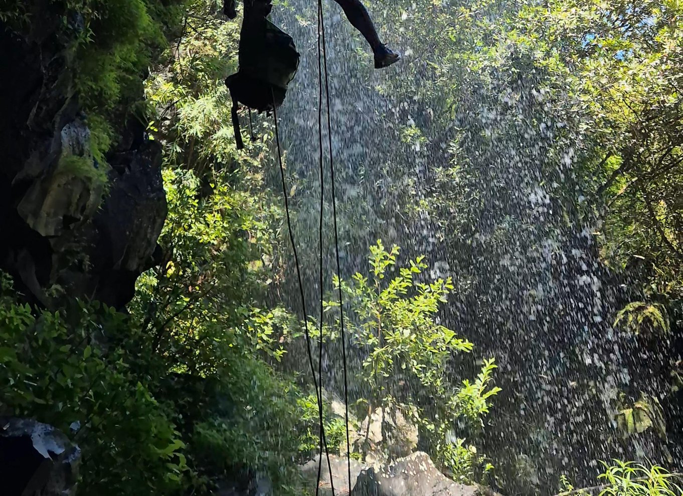 Mauritius: Rutsjebanetur ved Tamarind Falls/canyoning