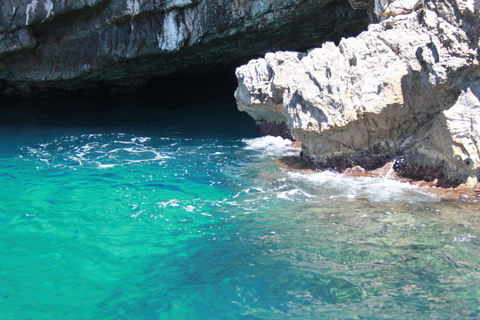 Tour en barco a la Cueva Azul, la Dama de las Rocas y Mamula